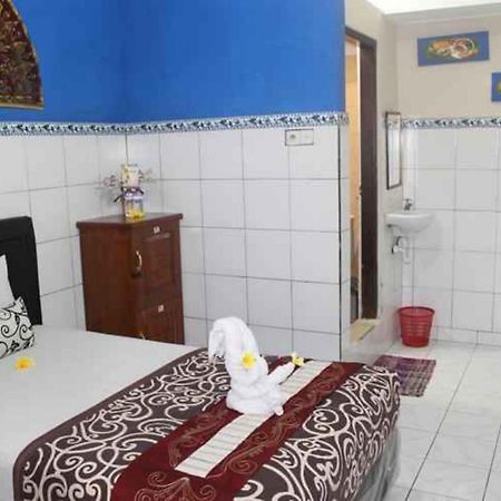 Vaccinated Staff - Oyo 3523 Gong Corner Homestay Kuta Lombok Extérieur photo