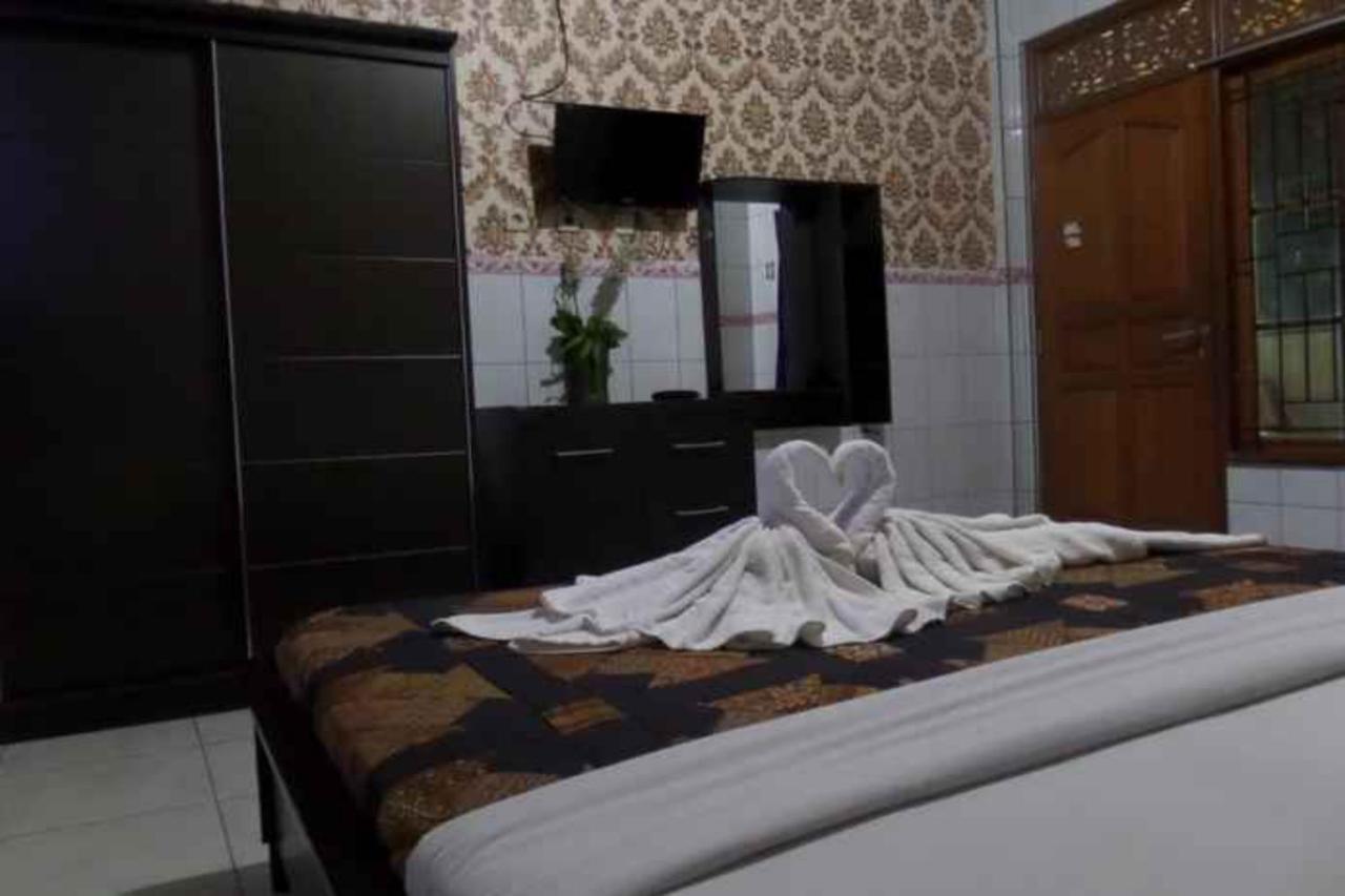 Vaccinated Staff - Oyo 3523 Gong Corner Homestay Kuta Lombok Extérieur photo
