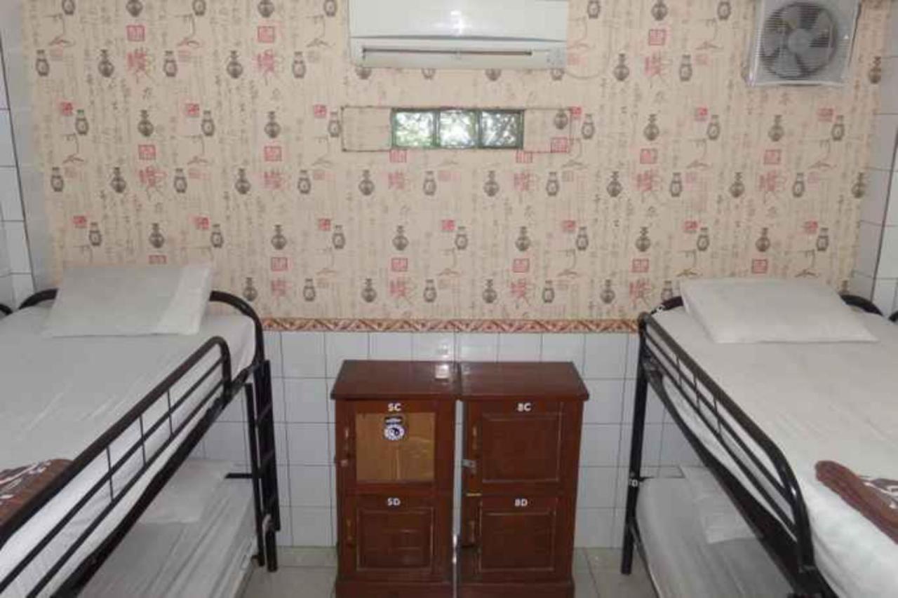 Vaccinated Staff - Oyo 3523 Gong Corner Homestay Kuta Lombok Extérieur photo
